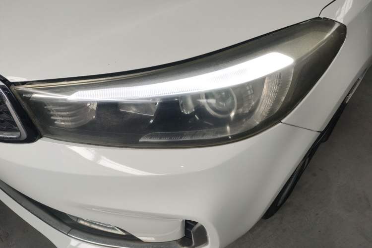 Used Kia K3 2017 1.6L Automatic 15th Anniversary Special Edition GLS Left Front Headlight
