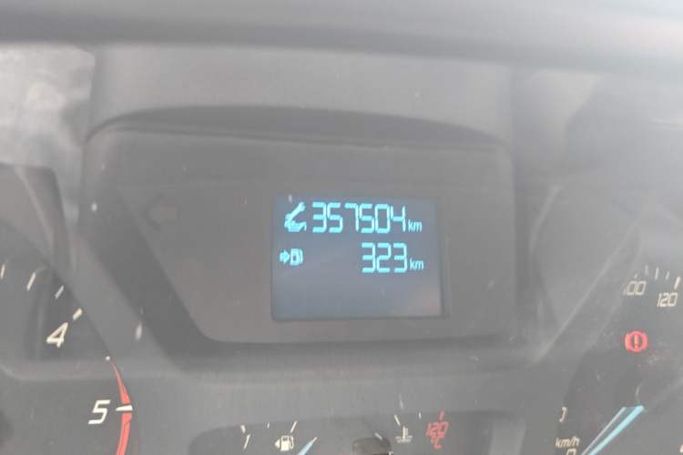 Used Ford Transit 2017 2.0T Diesel Multi-Purpose Commercial Vehicle Short Wheelbase Low Roof China V Standard