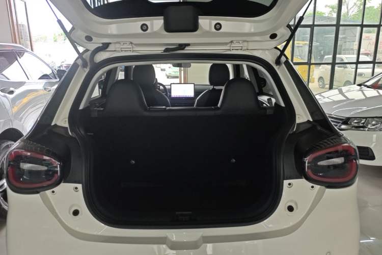 Used Dongfeng NAMMI 01 2024 New Edition 330 Air Trunk