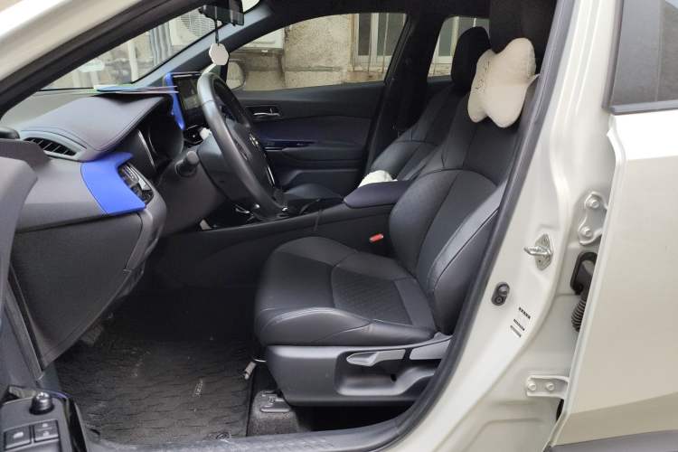 Used Toyota IZOA 2020 2.0L Yichi Version
