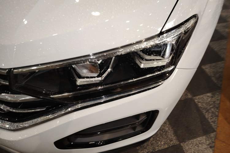 Used Volkswagen Tayron 2020 330TSI Two-Wheel Drive Luxury Smart Connectivity Version
