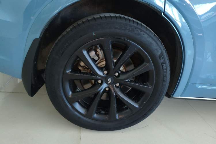 Used Li Auto ONE 2021 Extended-Range 6-Seater Version Right Rear Wheel Hub