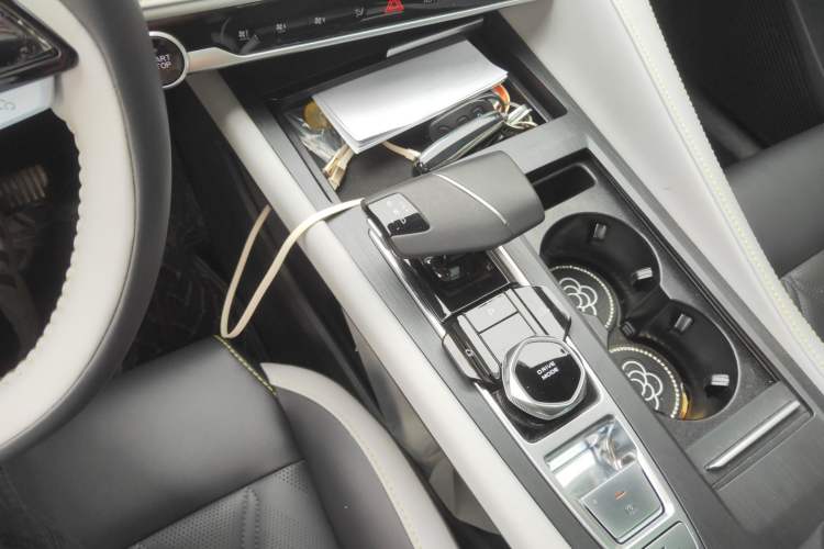 Used CHANGAN CS75 PLUS 2023 3rd Generation 1.5T Automatic Prestige Model Gear Lever