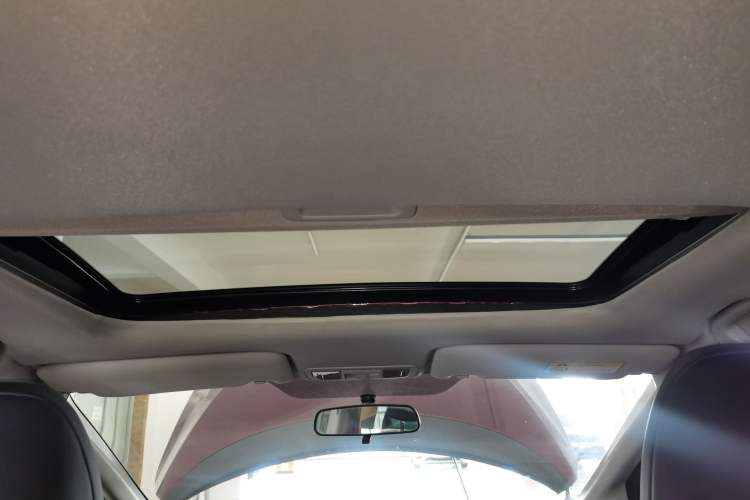 Used Honda Jade 2017 1.8L automatic Comfort version 5 seats
