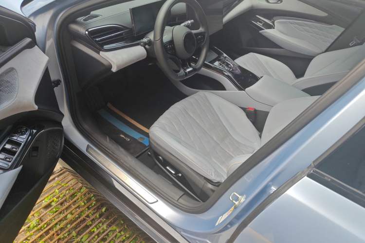 Used BYD Seal 2022 700 km Long-Range Rear-Wheel-Drive Version Driver Seat