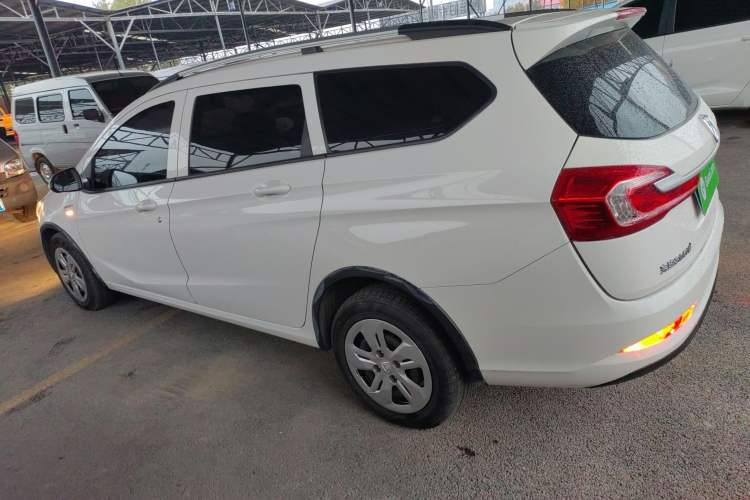 Used Baojun 310W 2017 1.5L Manual Comfort Version China VI Emission Standard
