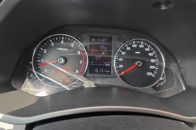 Used FAW Senya R7 2016 1.6L Manual Luxury Model