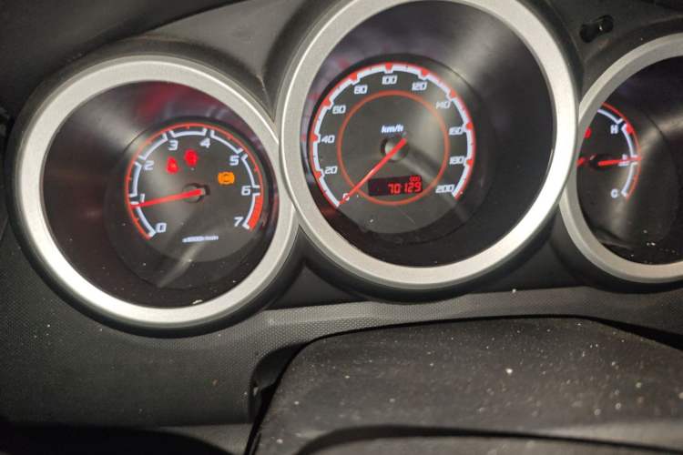 Used CHANGAN CX20 2014 1.4L Manual Sport Version China IV Standard