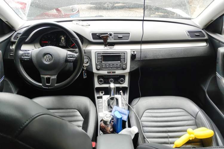 Used Volkswagen Magotan 2013 1.8TSI Premier Model Center Console