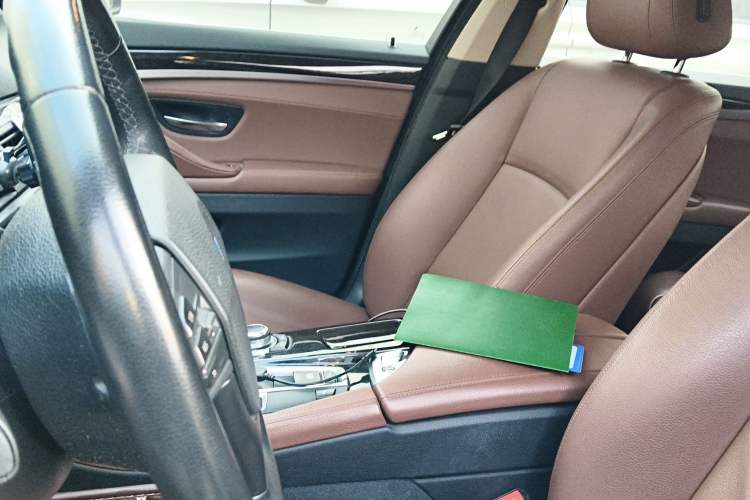 Used BMW 5 Series 2014 525Li Leading Model
