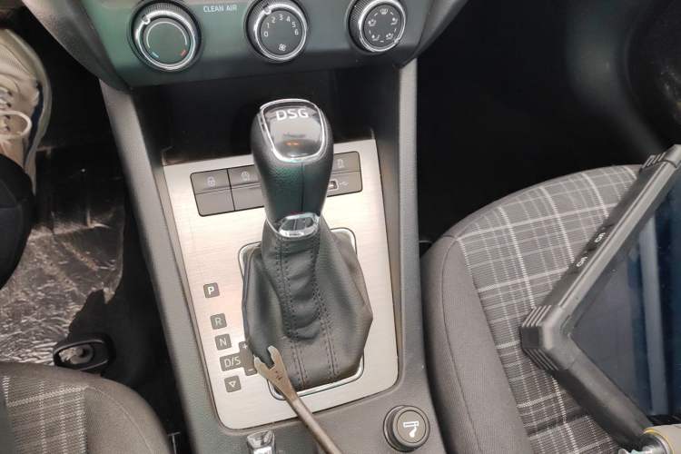 Used Skoda Octavia 2019 TSI230 DSG SmartDrive Comfort Edition China V Standard Gear Lever