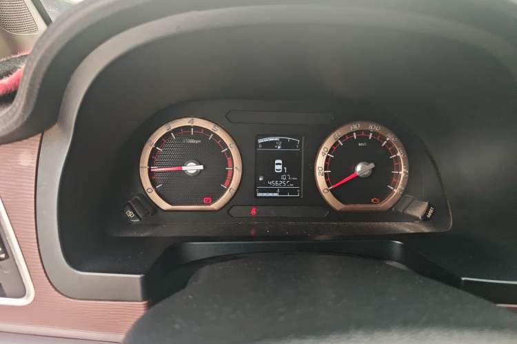 Used FORTHING Lingzhi 2018 M5L 1.6L 7-Seater Luxury Model