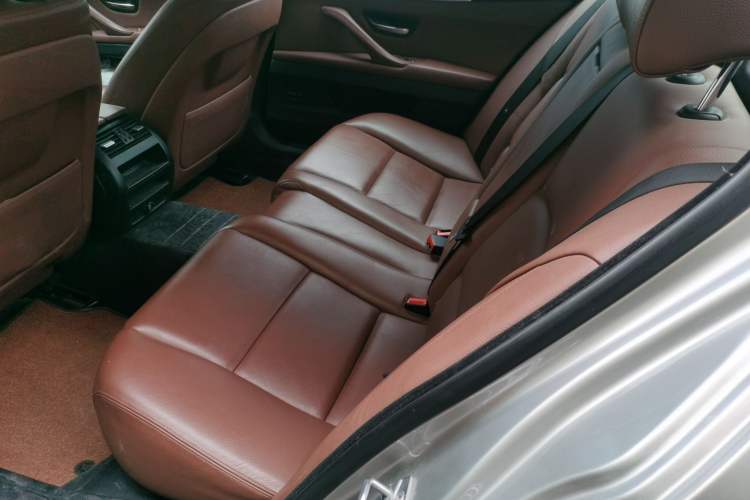 Used BMW 5 Series 2014 525Li Leading Model
