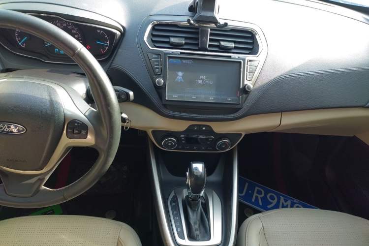 Used Ford Escort 2015 1.5L Automatic Fashion Model
