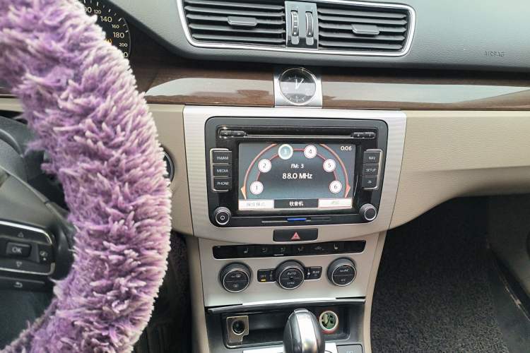 Used Volkswagen Magotan 2015 1.8TSI Prestige Model Audio And AC Panel