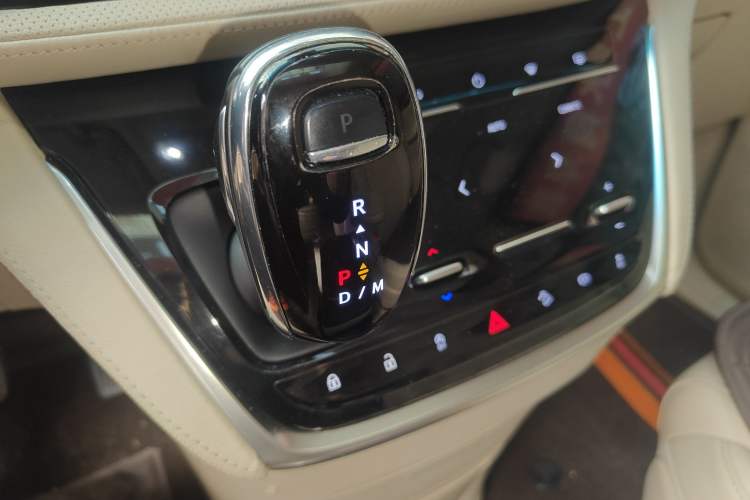 Used Buick GL8 2022 ES Landtrek 653T Comfort Edition