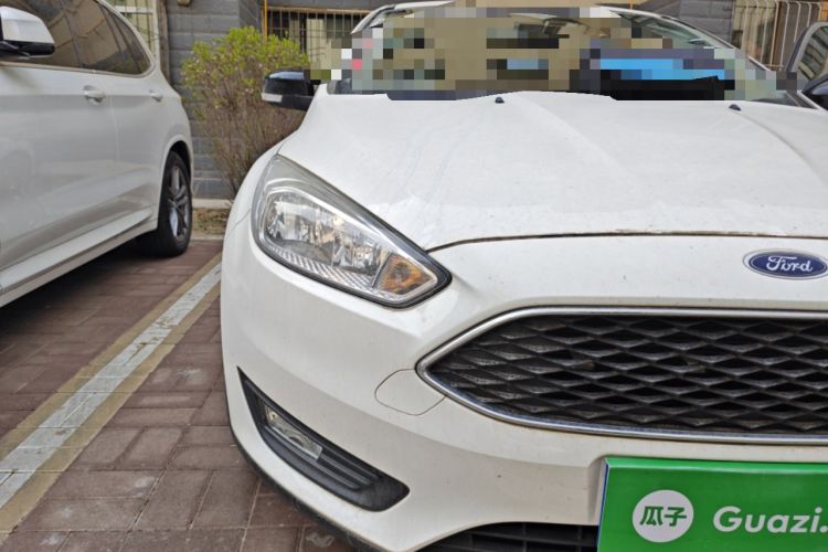 Used Ford Focus 2018 Hatchback Classic 1.6L Automatic Trendy SmartDrive Edition Right Front Headlight