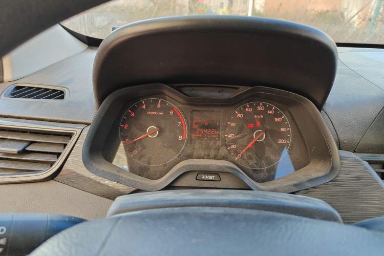 Used Baojun 310 2016 1.2L manual Comfort trim level