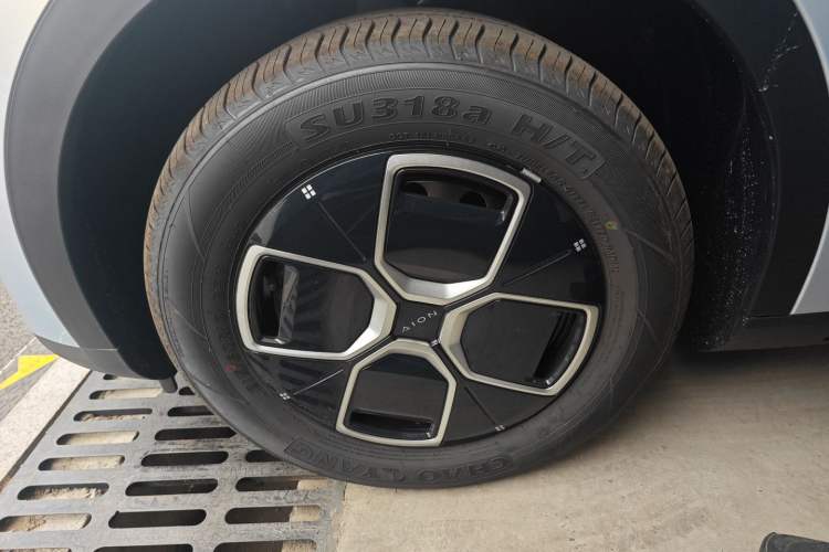 Used AION UT 2025 330 Starlight Edition
