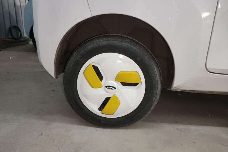 Used Chery QQ Ice Cream 2022 170km Sundae Phosphate Lithium-Ion