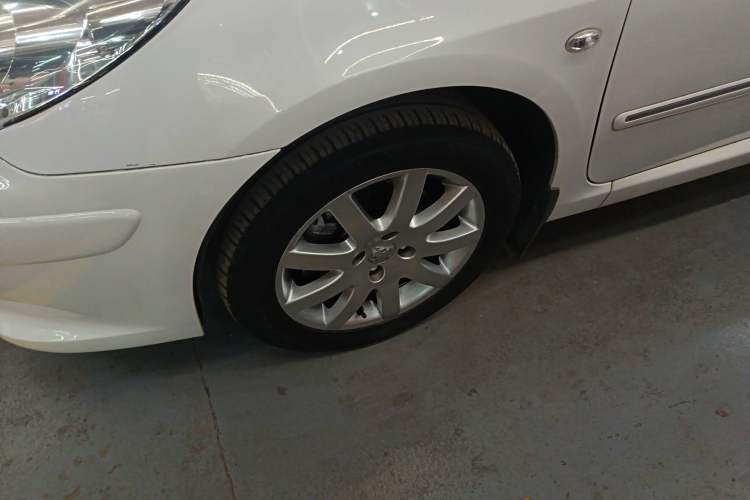 Used Peugeot 307 2013 Hatchback 1.6L Automatic Comfort Edition
