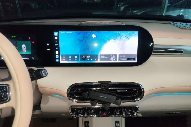 Used ORA Ballet Cat 2022 401 km Alice Edition