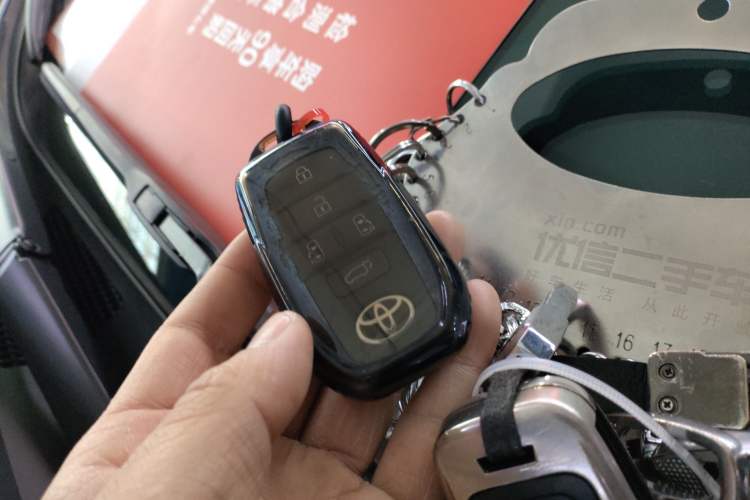 Used Toyota SIENNA 2024 2.5L Hybrid Four-Wheel Drive Luxury Edition