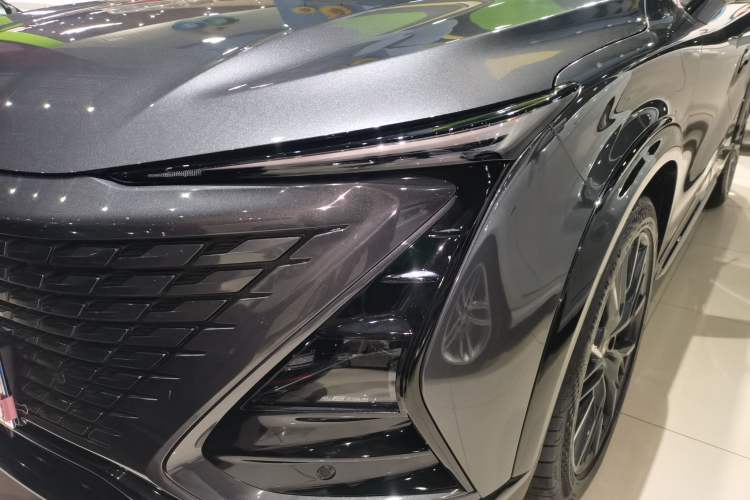 Used CHANGAN UNI-T 2023 Second-Generation 1.5T Prestige Model Left Front Headlight