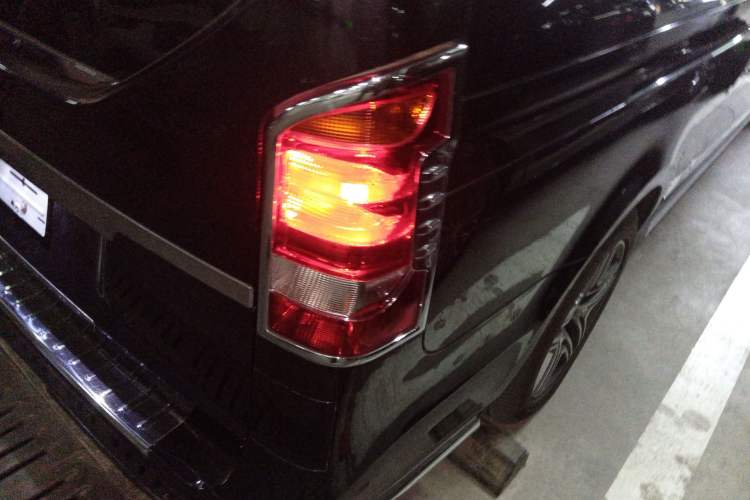 Used Mercedes-Benz V-Class 
