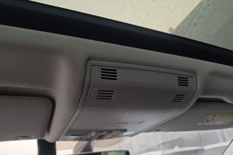 Used Volkswagen Tayron 2020 330TSI Two-Wheel Drive Luxury Smart Connectivity Version