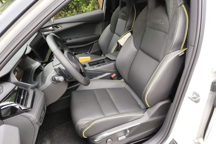 Used Lynk & Co 06 2023 Remix 1.5T Dynamic Halo Left Front Seat