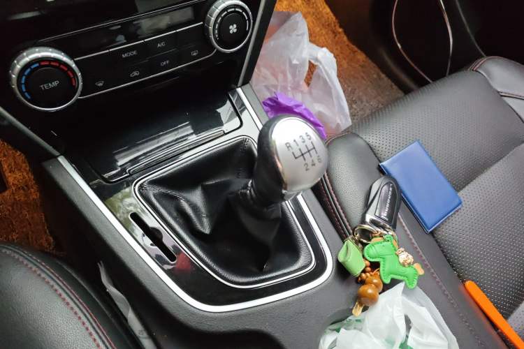 Used Leopaard CS10 2015 2.0T Manual Supreme Edition Gear Lever