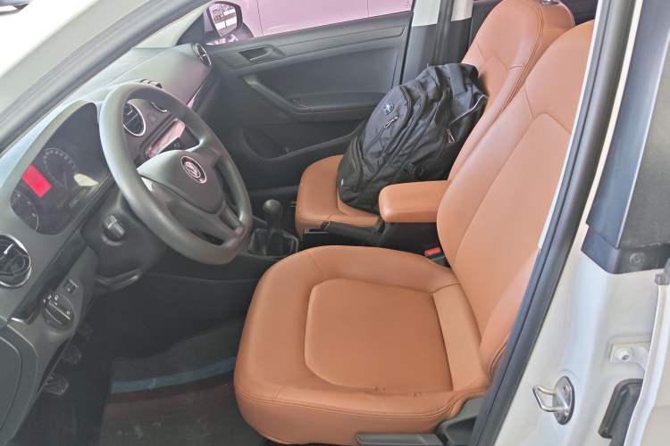 Used Volkswagen Jetta 2019 Dream Edition 1.5L Manual Fashion Version Left Front Seat