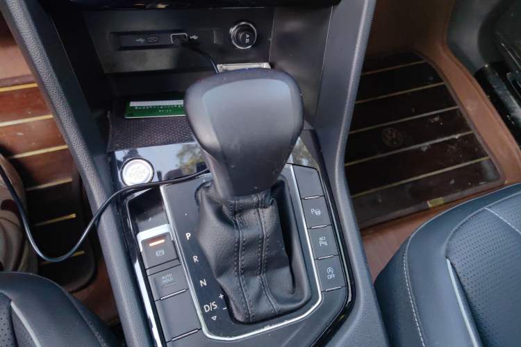 Used Volkswagen Tiguan L 2024 330TSI Automatic Two-Wheel Drive R-Line Enhanced Edition
