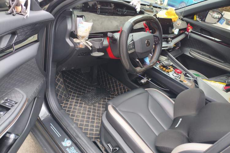 Used CHANGAN UNI-V 2023 1.5T Prestige Model
