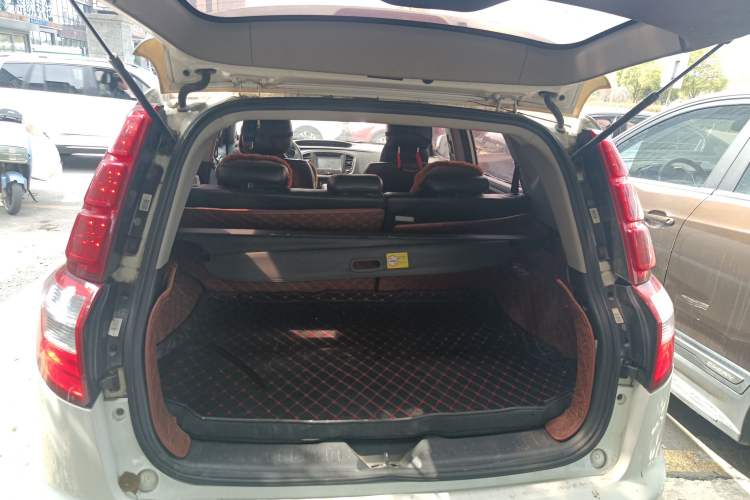 Used Geely Auto GX7 2015 Sports Edition 2.0L Automatic Luxury Upgrade Version China V Standard