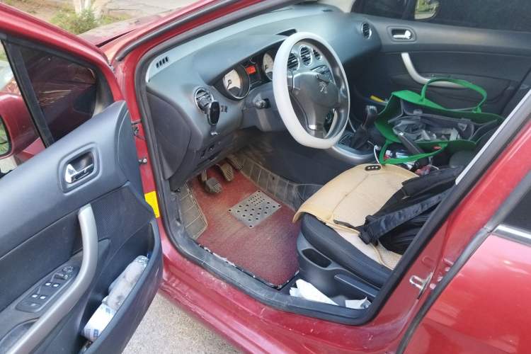 Used Peugeot 408 2013 2.0L Manual Comfort Edition Driver Seat