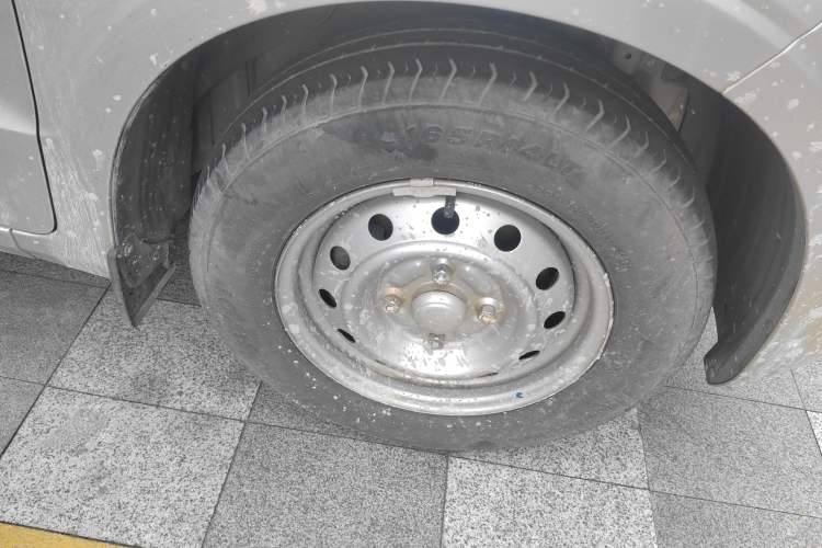 Used Wuling Hongguang V 2021 1.5L Jingqu Edition Enclosed-Window Vehicle LAR