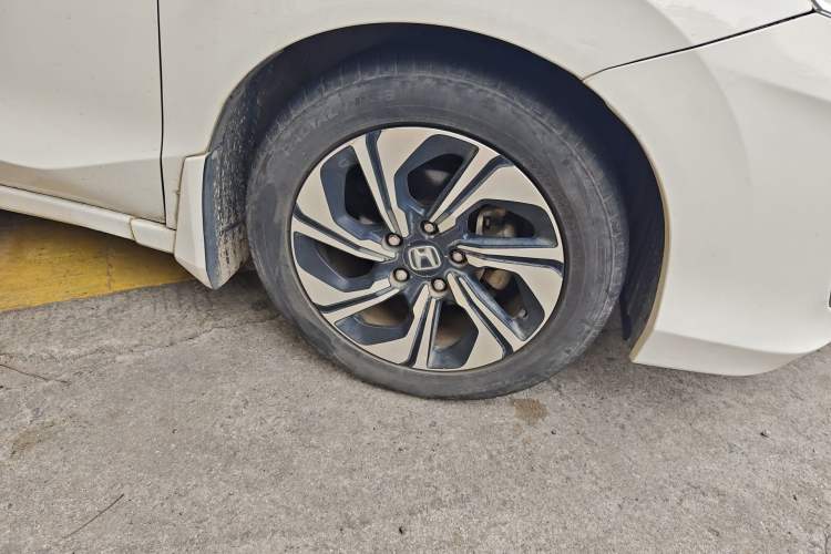 Used Honda Crider 2016 1.8L CVT Comfort Version Right Front Wheel Hub