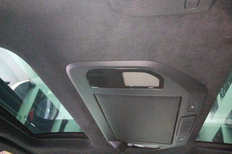 Used Zeekr 009 2024 Six-Seat Executive Version 4WD 108 kWh Headliner