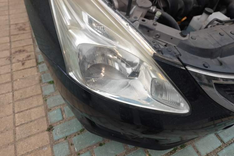 Used Nissan Tiida 2011 1.6L Manual Comfort Edition