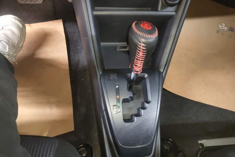 Used Toyota YARiS L Zhi Xiang 2017 1.5E CVT Dynamic Edition Gear Lever