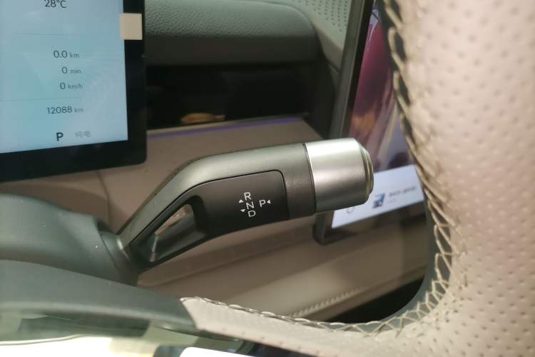 Used Geely Galaxy 8 2025 130km EM-P Starship Edition Gear Lever