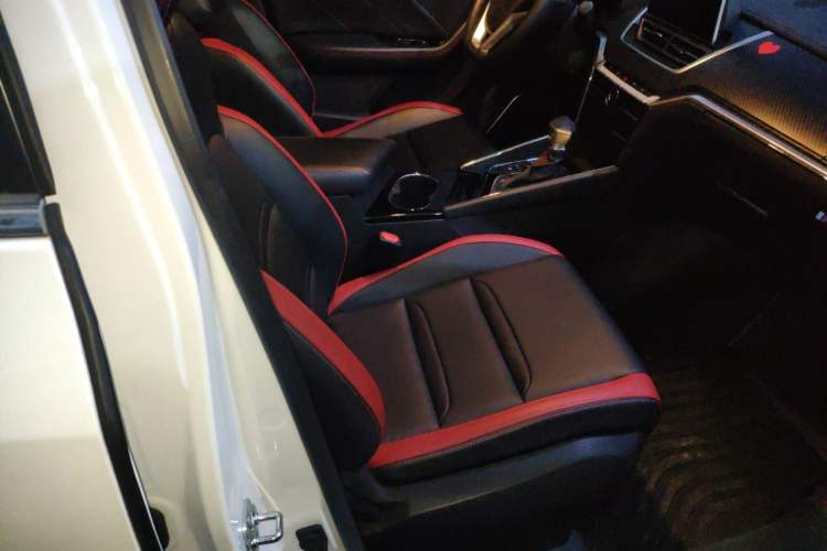 Used Venucia T60 2020 1.6L CVT Smart Drive Version China VI Standard
