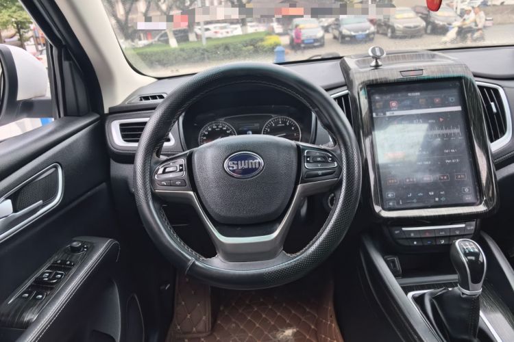 Used SWM X7 2016 1.8L Manual Luxury Edition 7 Seats