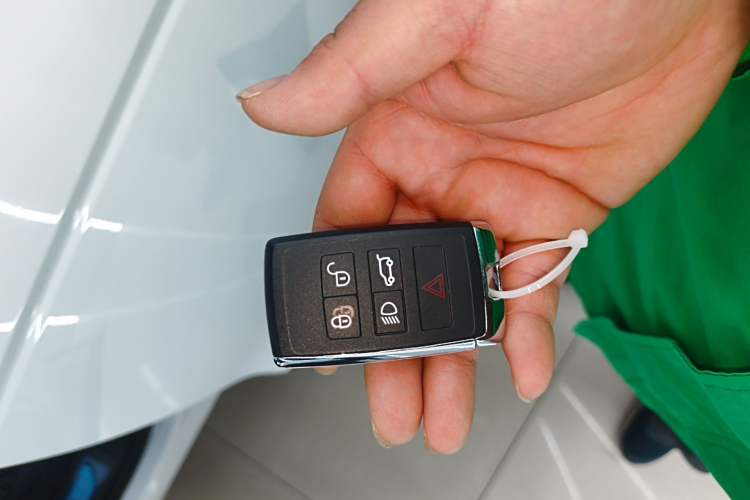 Used Land Rover Range Evoque 2024 Aurora L 249 PS Prestige Light-Chasing Edition
