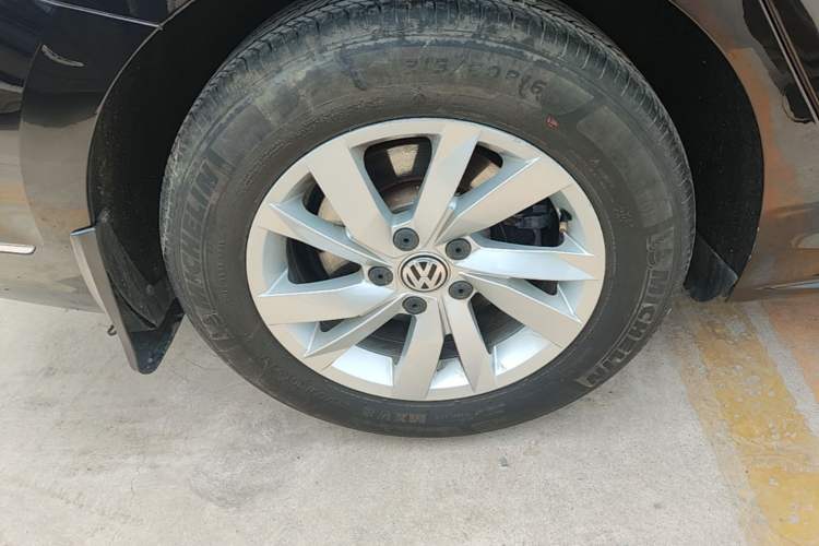 Used Volkswagen Passat 2019 280TSI Business Edition China VI Right Rear Wheel Hub