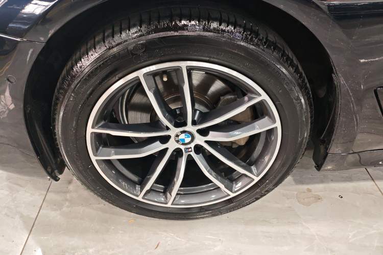 Used BMW 5 Series 2018 525Li M Sport Package Exterior 3