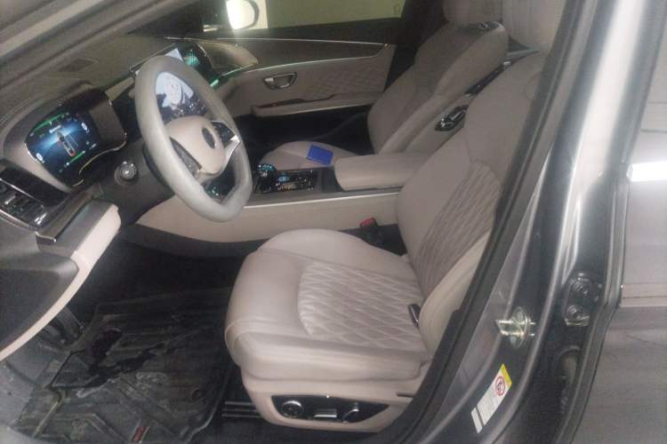 Used BYD Han 2024 EV Glory Edition 715KM Front-Wheel-Drive Flagship Model