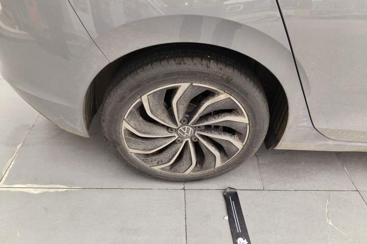 Used Volkswagen Golf 2023 280TSI DSG Pro Right Rear Wheel Hub